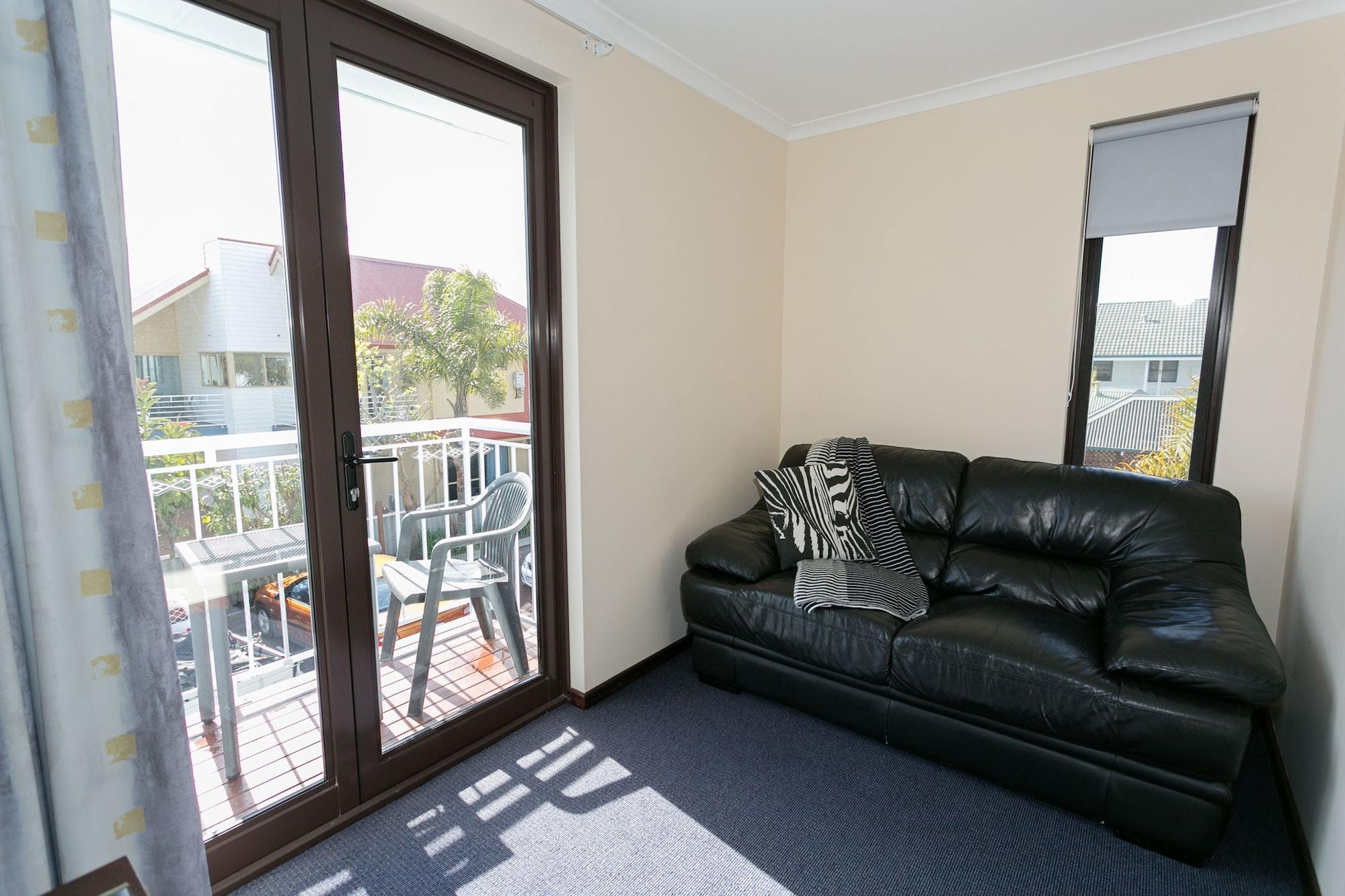 Dolphin Lodge Albany - Self Contained Apartments At Middleton Beach Exterior photo